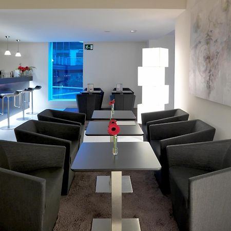 Hospes Palau De La Mar, Valencia, A Member Of Design Hotels Ristorante foto The lounge at the airport