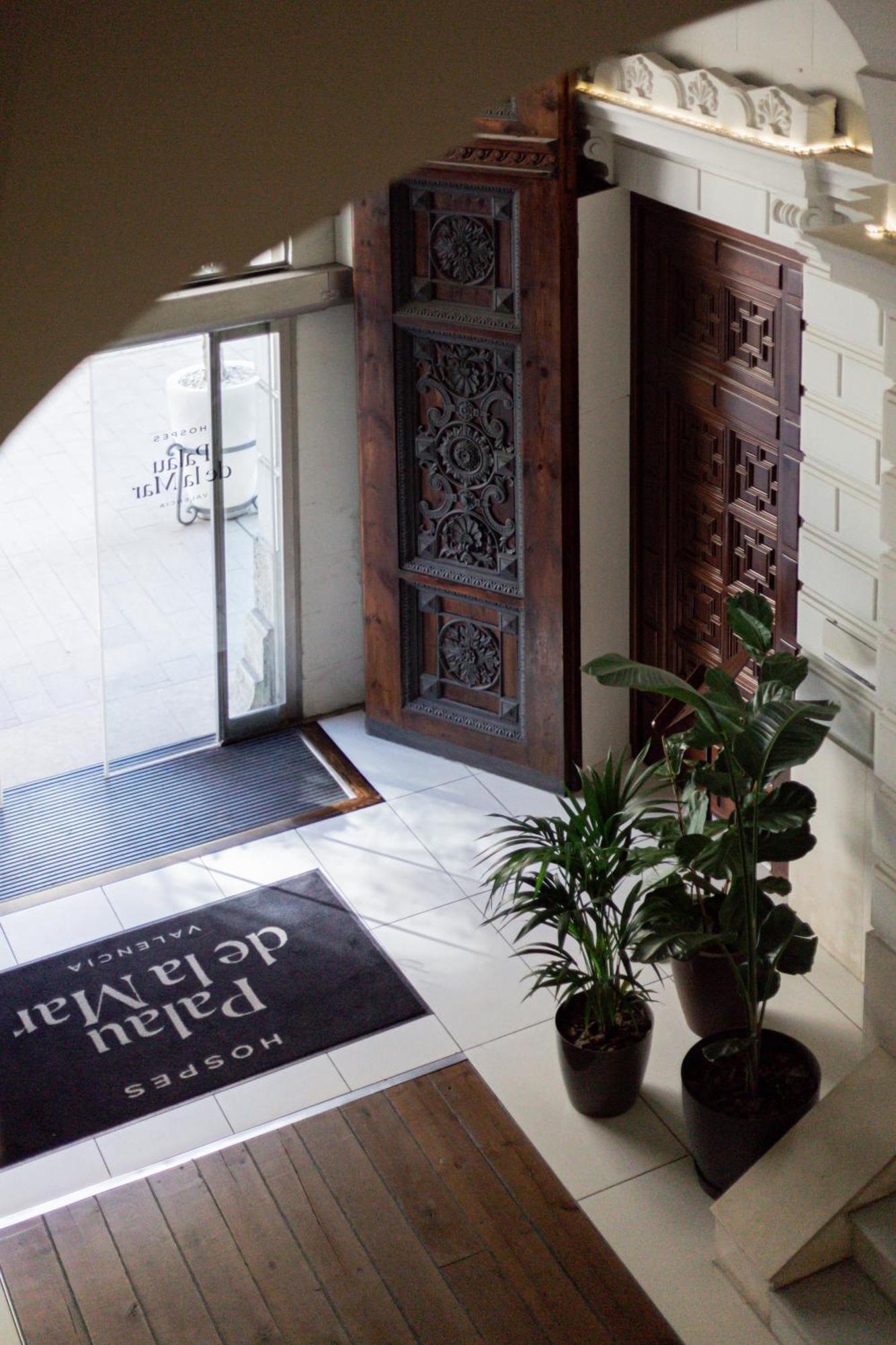Hospes Palau De La Mar, Valencia, A Member Of Design Hotels Esterno foto Entrance to the hotel