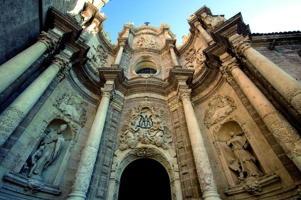 Hospes Palau De La Mar, Valencia, A Member Of Design Hotels Esterno foto The facade of the church